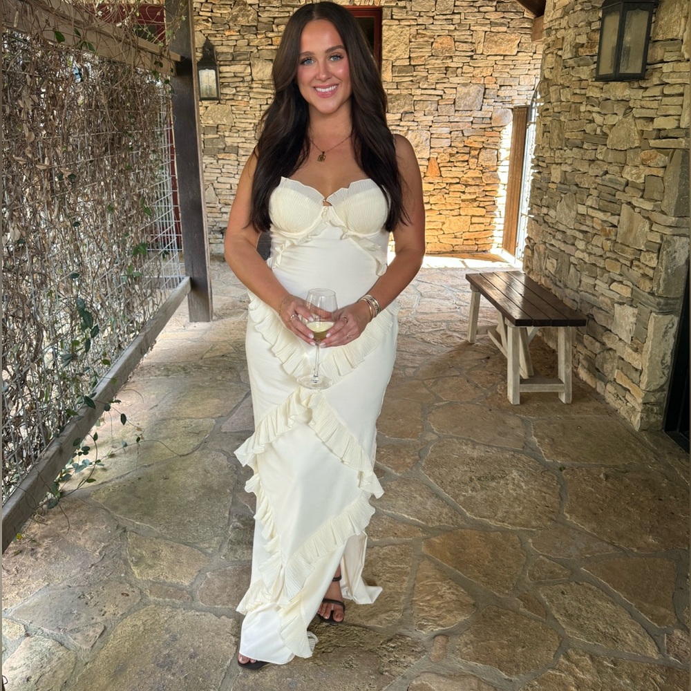 Plissé Ruffle-Trim Maxi Dress in Ivory - 12 / Regular Cup
